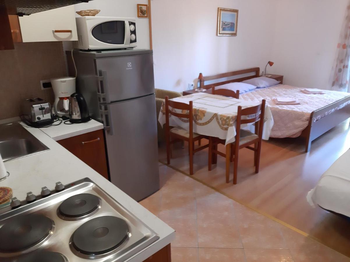 Apartments N & V Porec Esterno foto