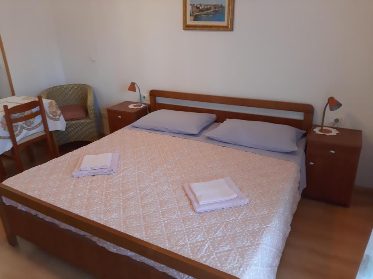 Apartments N & V Porec Esterno foto